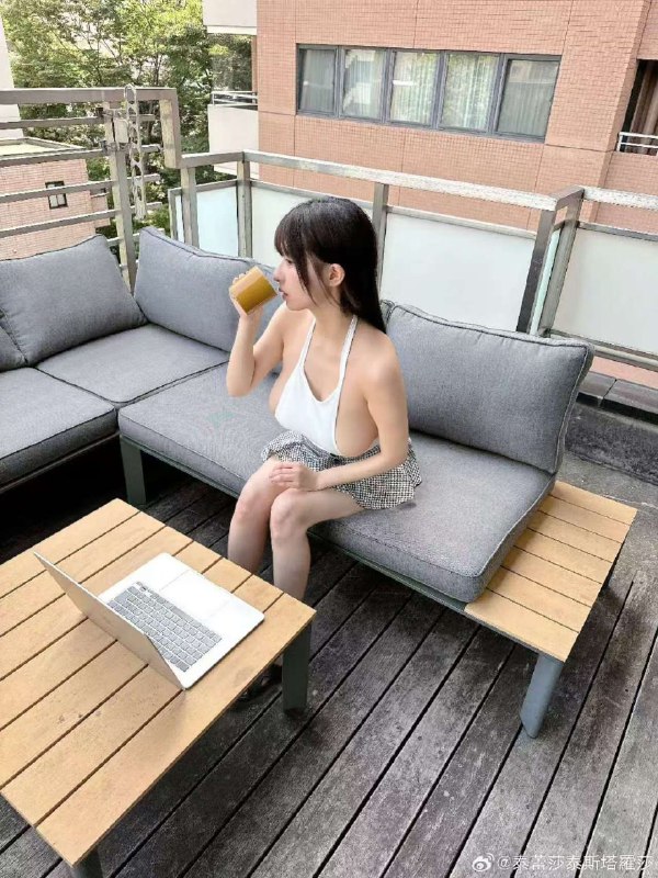 因为 #奶子 太大 被 学校 开除 😂😂因为 #奶子 太大 被 学校 开除 😂😂