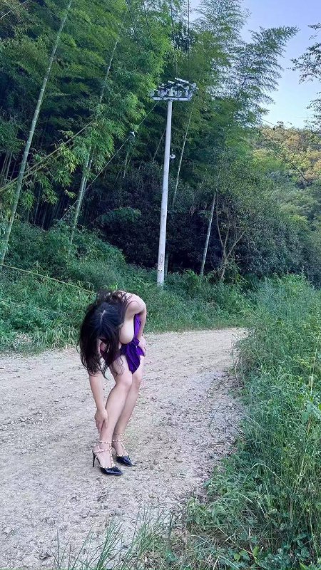 野生的 #巨乳 #美女 遭遇了