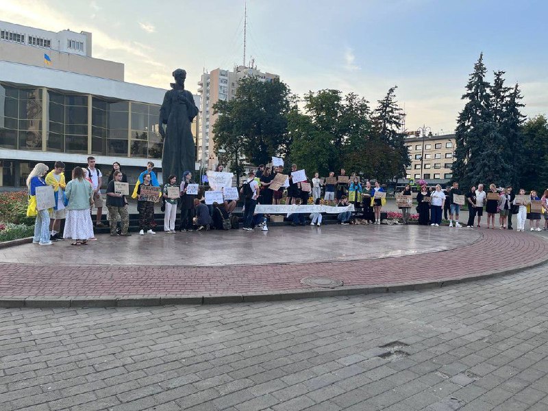 反对国家反腐败局（НАБУ）和特别反腐败检察院（САП）法案的抗议活动第四天：乌克兰人在基辅及其他城市集会7月25日，基辅的抗议者聚集在以伊万·弗兰科命名的剧院广场