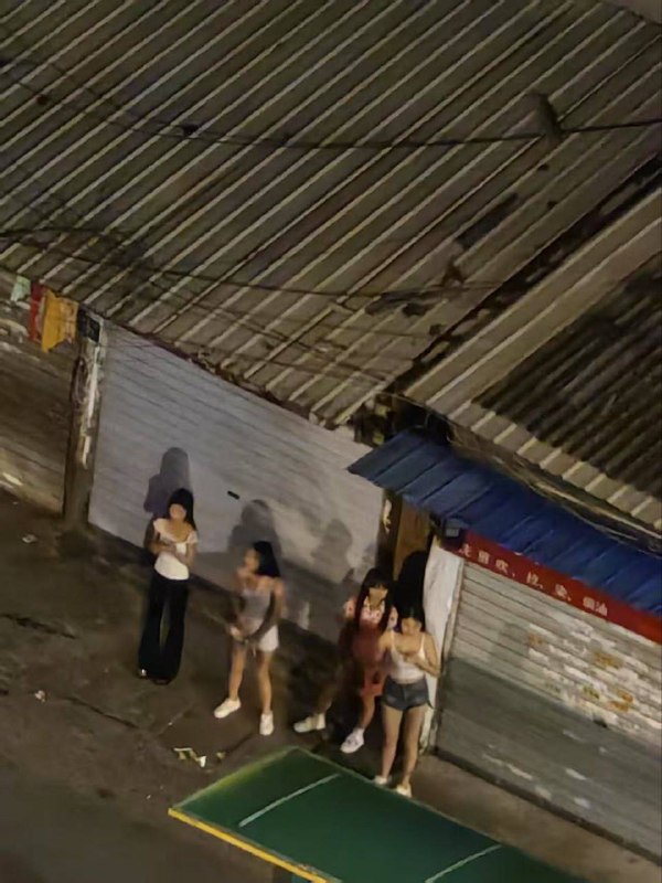 路边 快餐 #站街女 #鸡 一般 200左右 🥰路边 快餐 #站街女 #鸡 一般 200左右 🥰