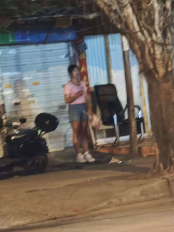 路边 快餐 #站街女 #鸡 一般 200左右 🥰路边 快餐 #站街女 #鸡 一般 200左右 🥰