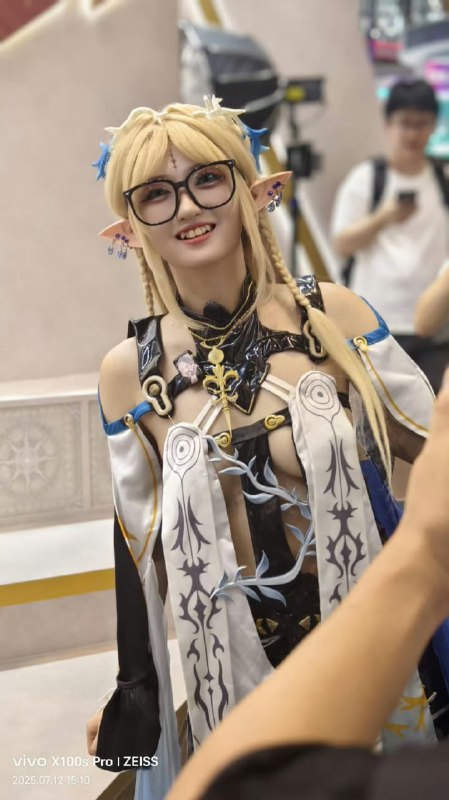 bw上另一位大火的coser是总统严选……🌚bw上另一位大火的coser是总统严选……🌚