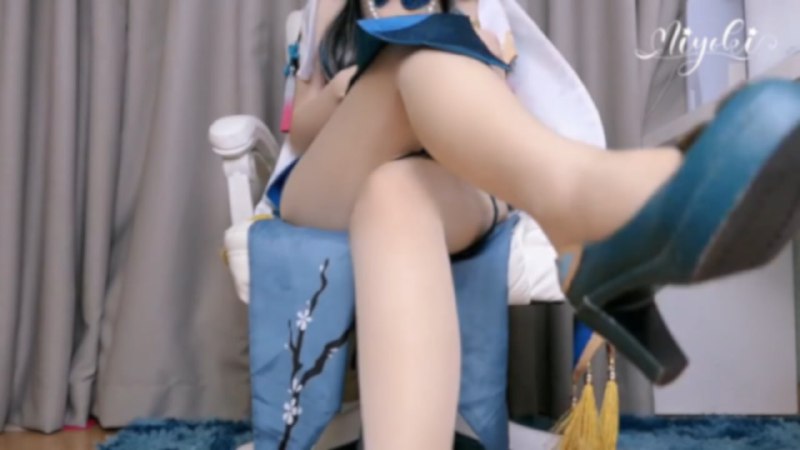 #铃木美咲《崩坏：星穹铁道》——阮·梅标签🏷:#黑丝 #巨乳 #御姐